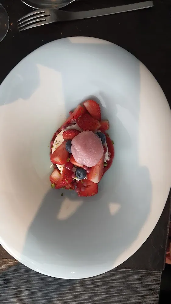 Sakura Gâteau Glacé Cerisier Fraises Gariguettes Mochi